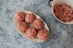 Азиатский суп с фрикадельками лапшой и фасолью - шаг 4 Азиатский суп с фрикадельками лапшой и фасолью - шаг 4