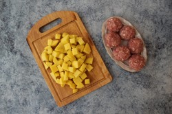 Азиатский суп с фрикадельками лапшой и фасолью - шаг 5 Азиатский суп с фрикадельками лапшой и фасолью - шаг 5