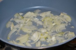 Азу из филе индейки с маринованными огурцами - шаг 3