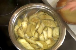 Баклажаны маринованные с чесноком и зеленью - шаг 4 Баклажаны маринованные с чесноком и зеленью - шаг 4