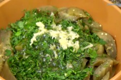 Баклажаны маринованные с чесноком и зеленью - шаг 8 Баклажаны маринованные с чесноком и зеленью - шаг 8