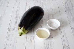 Баклажаны с фаршем и сыром - шаг 1 Баклажаны с фаршем и сыром - шаг 1