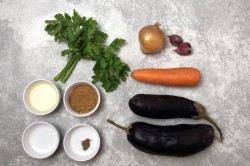 Баклажаны с морковью по корейски - шаг 1 Баклажаны с морковью по корейски - шаг 1