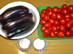 Баклажаны в томатном соке на зиму - шаг 1 Баклажаны в томатном соке на зиму - шаг 1