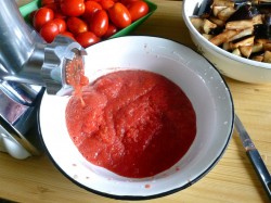 Баклажаны в томатном соке на зиму - шаг 5 Баклажаны в томатном соке на зиму - шаг 5