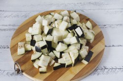 Баклажаны в томатном соусе на зиму - шаг 1 Баклажаны в томатном соусе на зиму - шаг 1