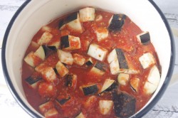 Баклажаны в томатном соусе на зиму - шаг 3 Баклажаны в томатном соусе на зиму - шаг 3