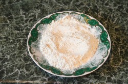 Баклажаны в кляре жареные на сковороде - шаг 2 Баклажаны в кляре жареные на сковороде - шаг 2