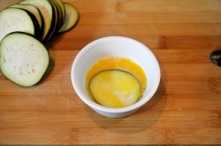 Баклажаны в кляре жареные на сковороде - шаг 5 Баклажаны в кляре жареные на сковороде - шаг 5