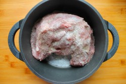 Балык из свинины в домашних условиях - шаг 3 Балык из свинины в домашних условиях - шаг 3