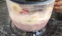 Банановое Мороженое с Клубникой, без сахара и сливок. - шаг 4 Банановое Мороженое с Клубникой, без сахара и сливок. - шаг 4