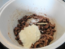 Бефстроганов из говядины в мультиварке - шаг 6