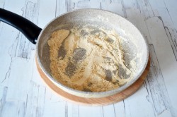 Бефстроганов со сметаной на сковороде - шаг 3