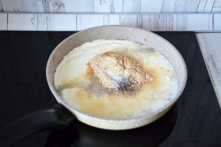 Бефстроганов со сметаной на сковороде - шаг 5