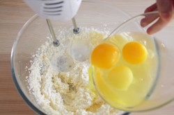 Белково масляный торт - шаг 4