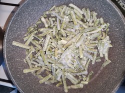 Яйца со стручковой фасолью. - шаг 2