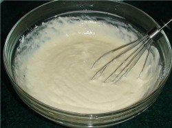 Быстрые ленивые беляши на кефире с фаршем - шаг 1