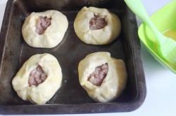 Беляши с мясом в духовке - шаг 8