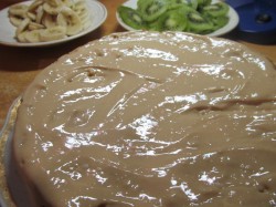 Бисквитный торт с киви и бананом - шаг 21