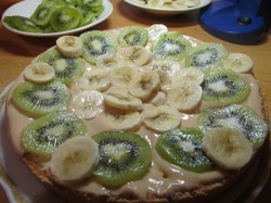 Бисквитный торт с киви и бананом - шаг 22