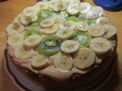 Бисквитный торт с киви и бананом - шаг 23