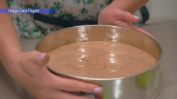 Бисквитный торт с ягодой и заварным кремом - шаг 10