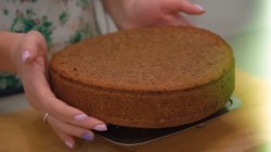 Бисквитный торт с ягодой и заварным кремом - шаг 18