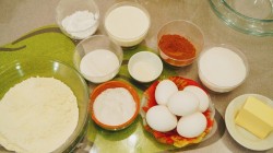 Бисквитный торт с ягодой и заварным кремом - шаг 1