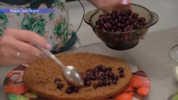 Бисквитный торт с ягодой и заварным кремом - шаг 22