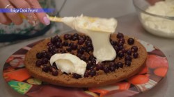 Бисквитный торт с ягодой и заварным кремом - шаг 23