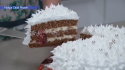 Бисквитный торт с ягодой и заварным кремом - шаг 26