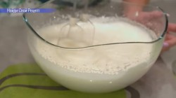 Бисквитный торт с ягодой и заварным кремом - шаг 5