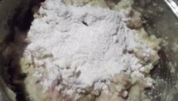 Биточки с ветчиной и сыром - шаг 3 Биточки с ветчиной и сыром - шаг 3