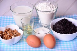 Блинчики с маковой начинкой и орехами - шаг 1 Блинчики с маковой начинкой и орехами - шаг 1