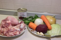 Борщ с фасолью и курицей - шаг 1 Борщ с фасолью и курицей - шаг 1