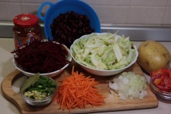 Борщ с фасолью и курицей - шаг 4 Борщ с фасолью и курицей - шаг 4