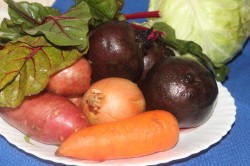 Борщ со свекольной ботвой и чесночными булочками - шаг 1 Борщ со свекольной ботвой и чесночными булочками - шаг 1