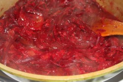 Борщ со свекольной ботвой и чесночными булочками - шаг 7 Борщ со свекольной ботвой и чесночными булочками - шаг 7