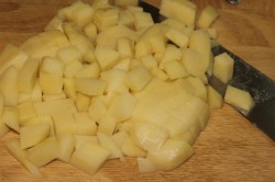 Борщ со свекольной ботвой и чесночными булочками - шаг 9 Борщ со свекольной ботвой и чесночными булочками - шаг 9