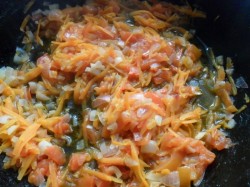 Борщ со свекольной ботвой в мультиварке - шаг 4