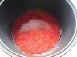 Борщ со свекольной ботвой в мультиварке - шаг 8