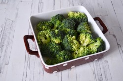 Брокколи запеченная в духовке с сыром - шаг 4 Брокколи запеченная в духовке с сыром - шаг 4