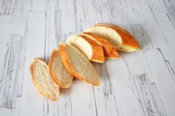 Брускетта с помидорами и авокадо - шаг 2 Брускетта с помидорами и авокадо - шаг 2