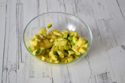 Брускетта с помидорами и авокадо - шаг 6 Брускетта с помидорами и авокадо - шаг 6