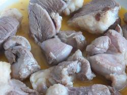 Буглама с соусом ткемали, чесноком и зеленью из баранины - шаг 6