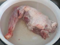 Буглама с соусом ткемали, чесноком и зеленью из баранины - шаг 2