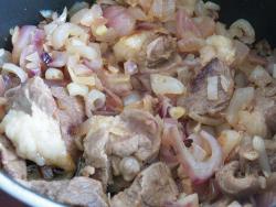 Буглама с соусом ткемали, чесноком и зеленью из баранины - шаг 10