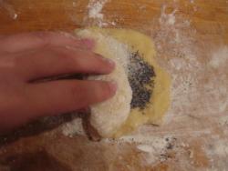 Дрожжевые булочки маковые - шаг 13