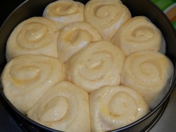Булочки в сметанной заливке - шаг 7 Булочки в сметанной заливке - шаг 7