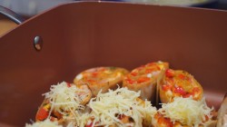 Быстрая мини-пицца из лаваша на сковороде - шаг 8